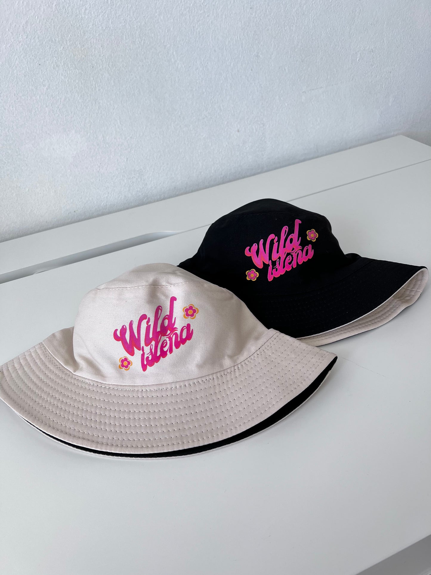 Wild isleña bucket hat reversible , nude & black