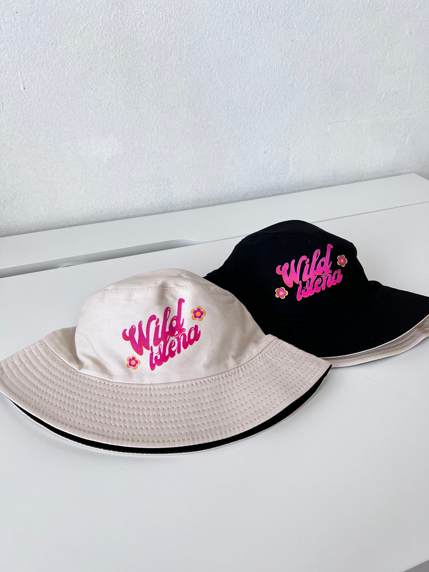 Wild isleña bucket hat reversible , nude & black