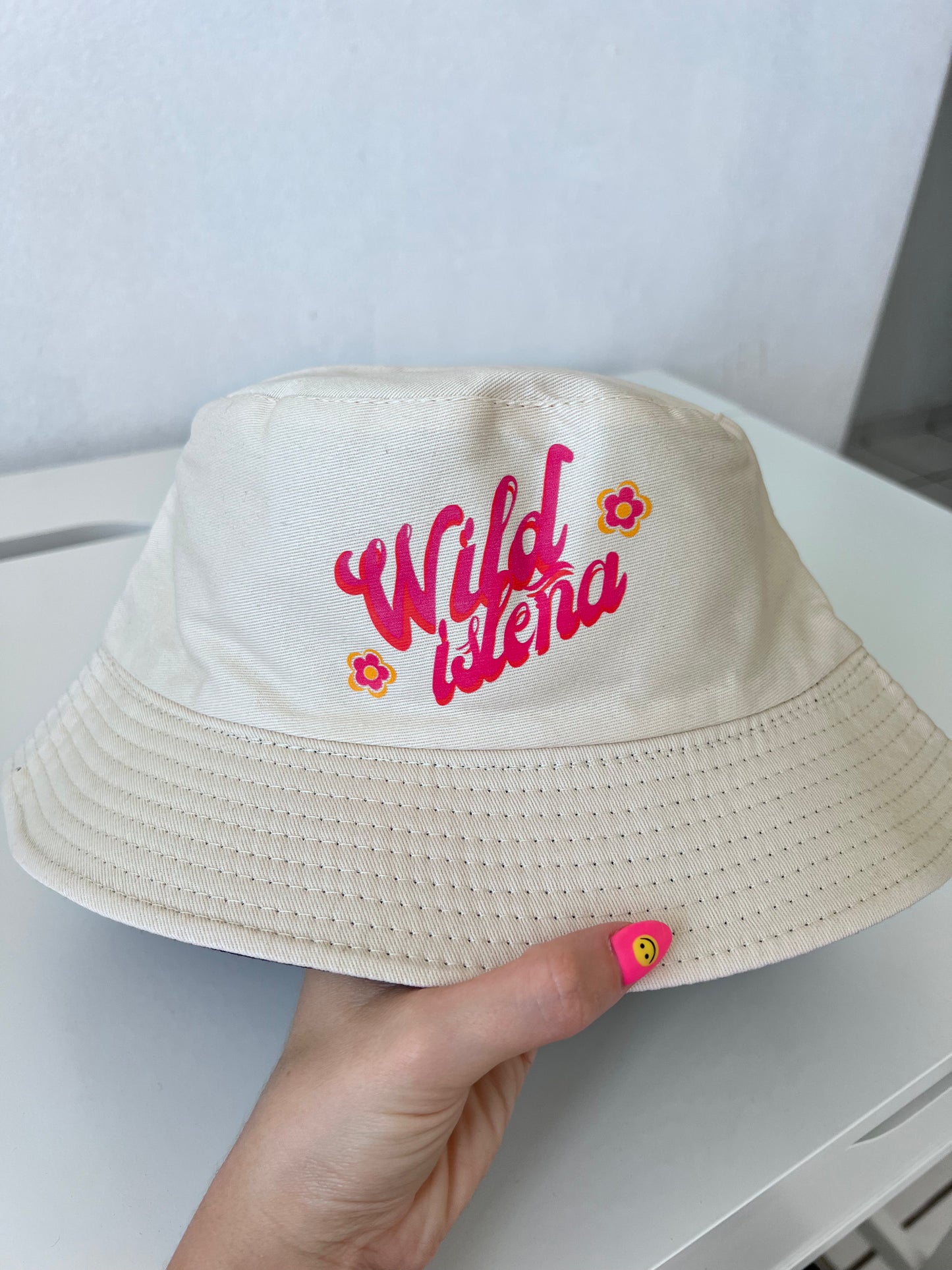 Wild isleña bucket hat reversible , nude & black