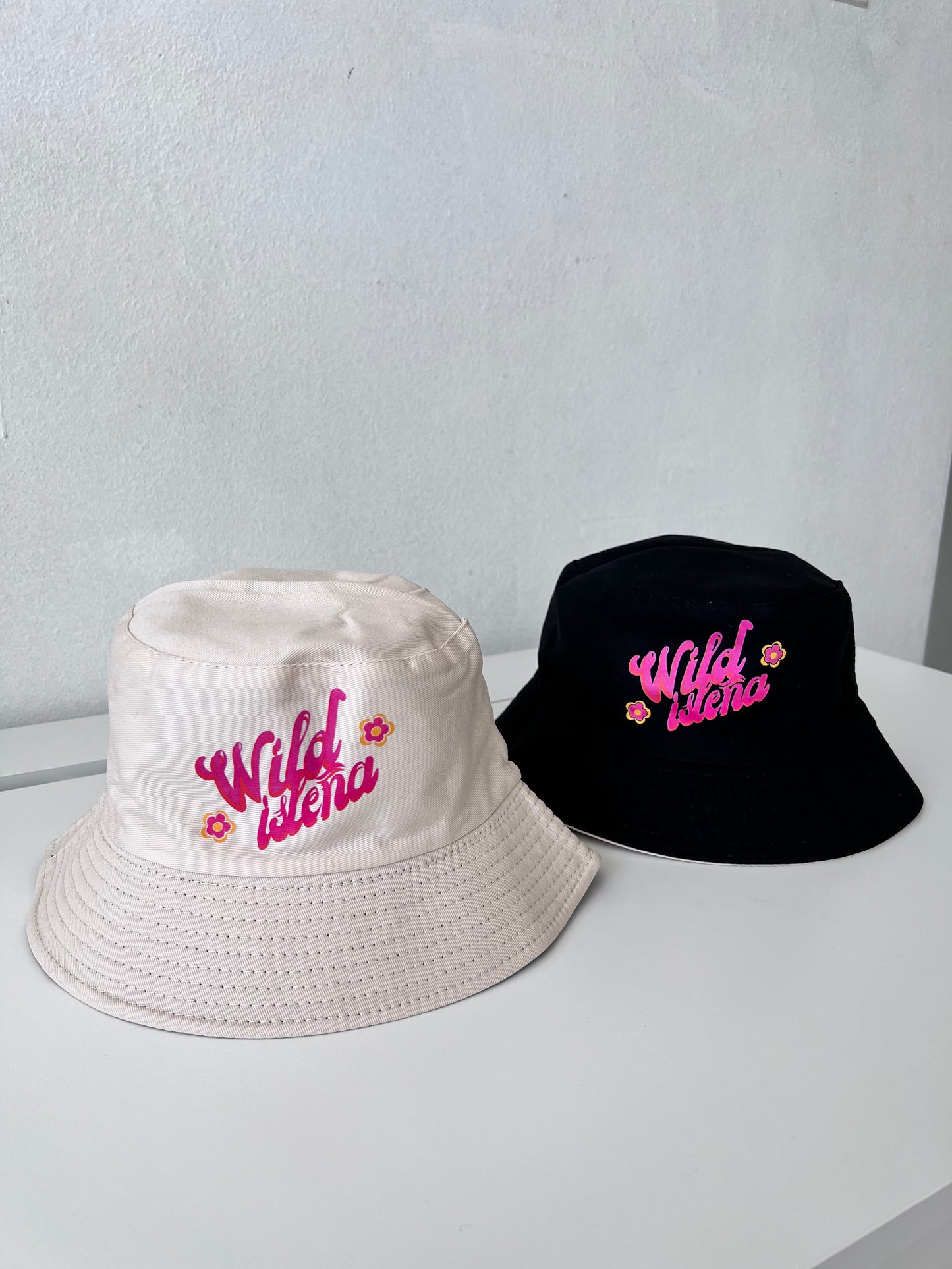 Wild isleña bucket hat reversible , nude & black