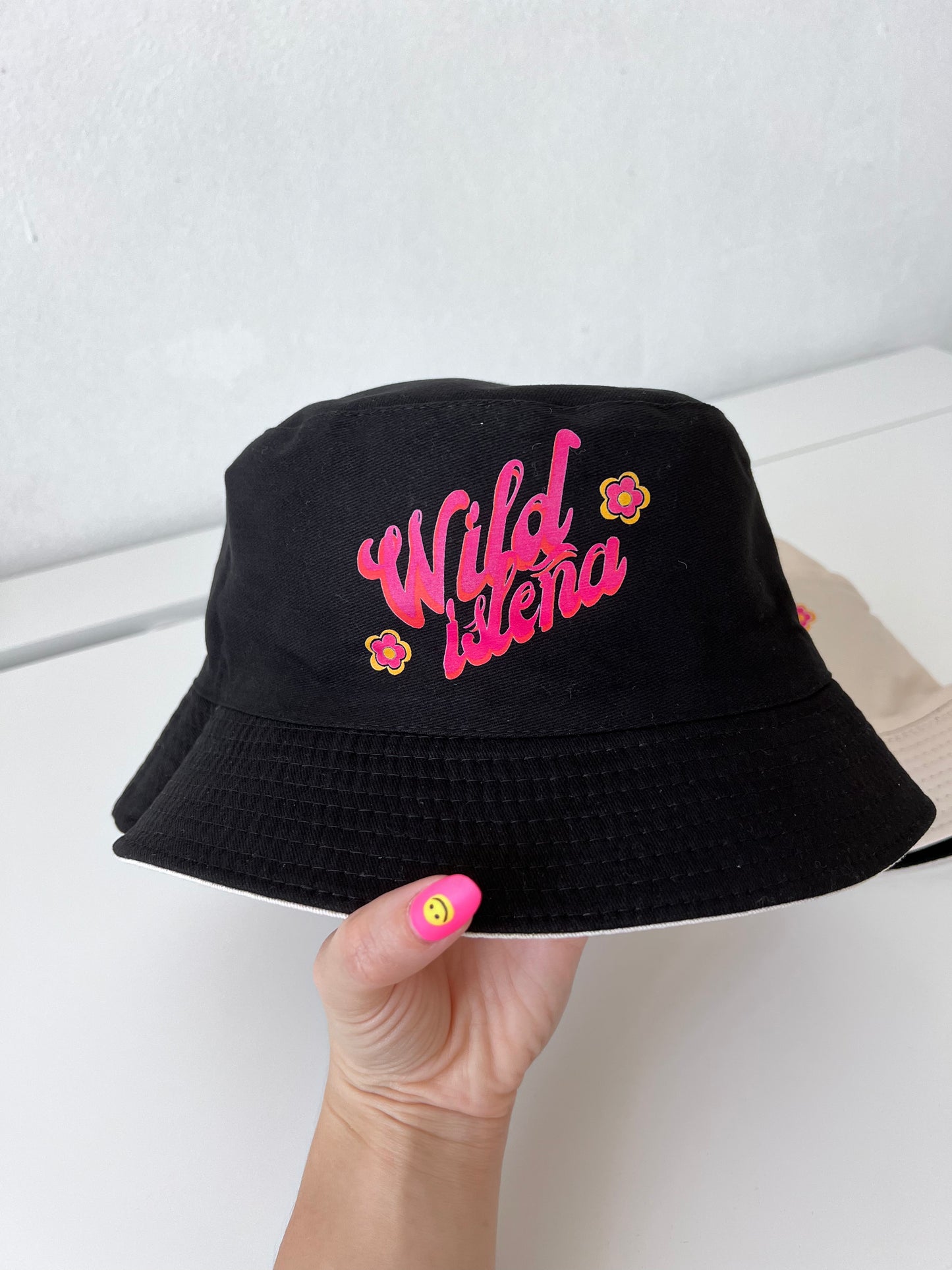 Wild isleña bucket hat reversible , nude & black