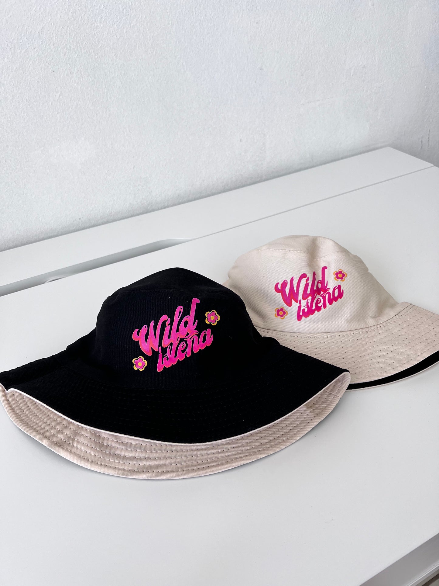 Wild isleña bucket hat reversible , nude & black