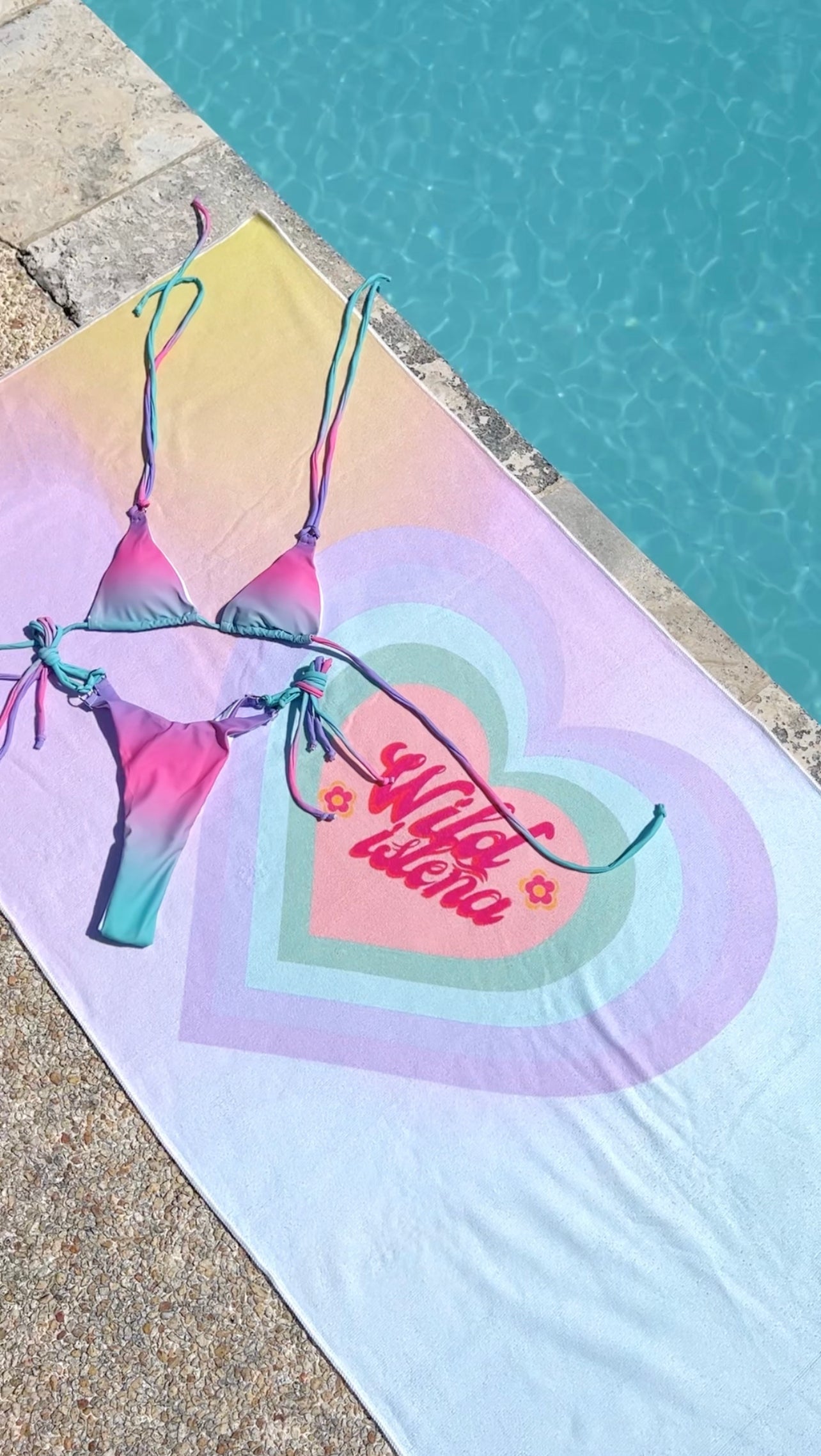 Wild isleña rainbow heart towel