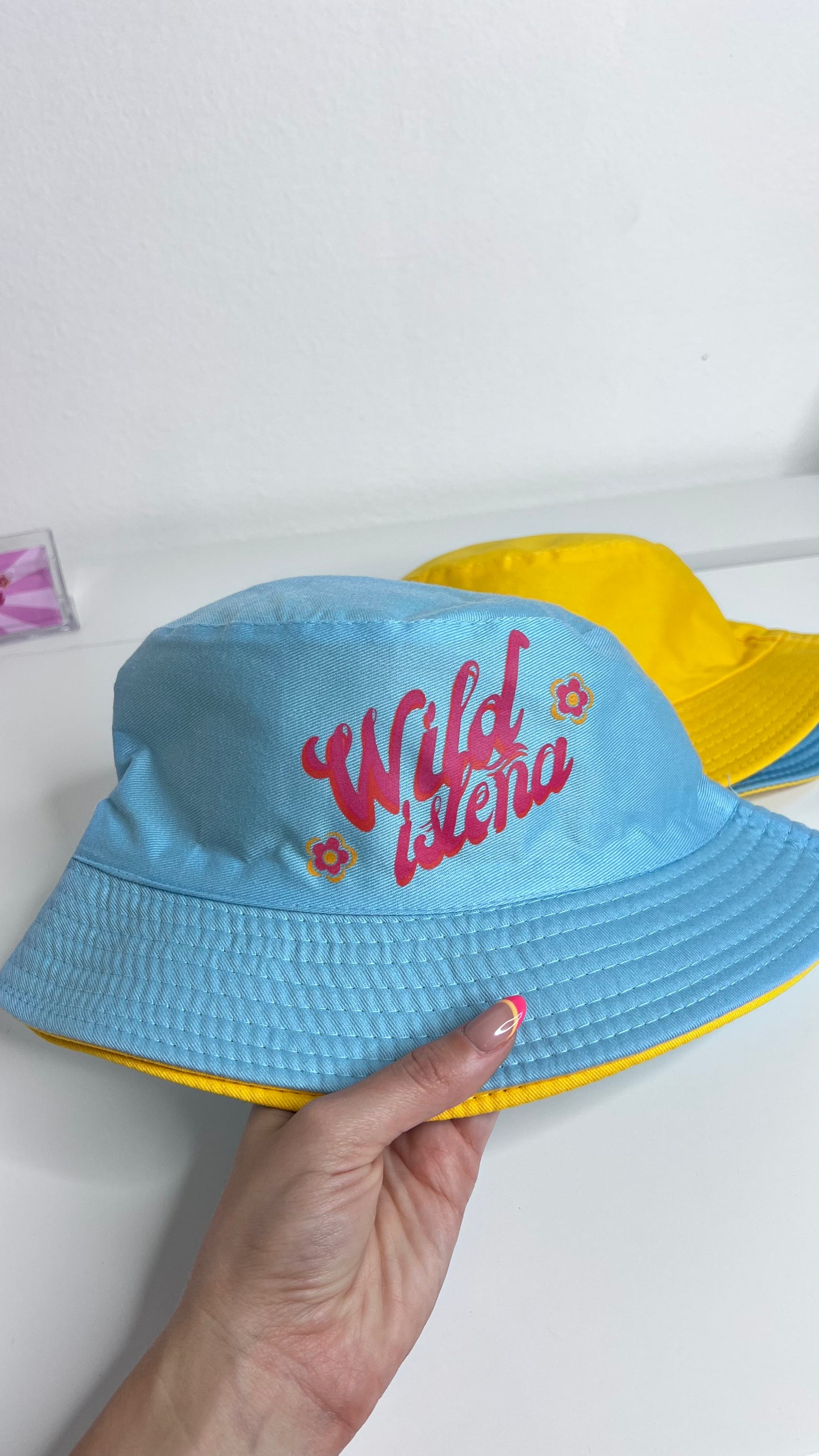 Wild isleña bucket hat one side logo, blue & mustard