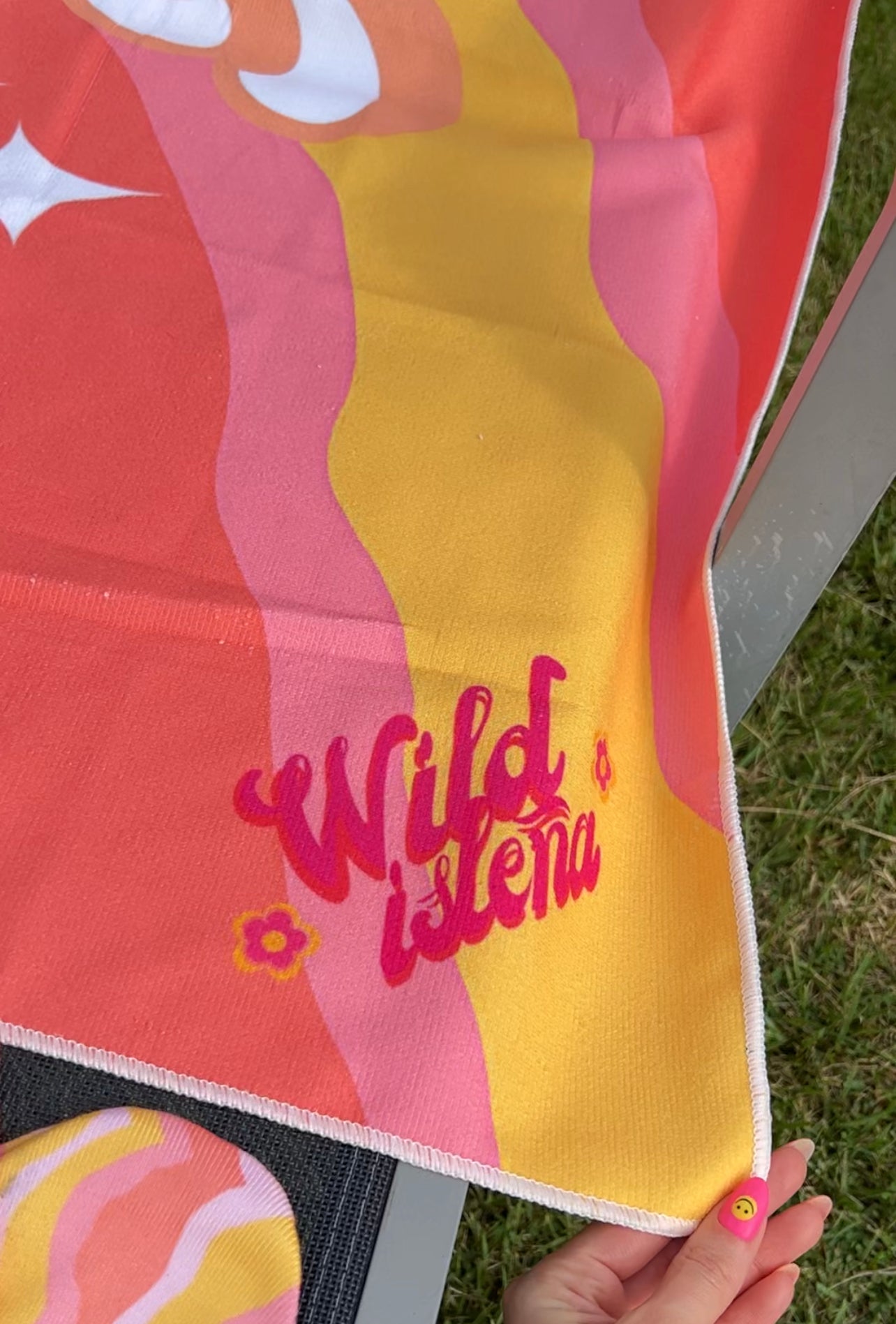 Wild Mami, groovy pattern towel