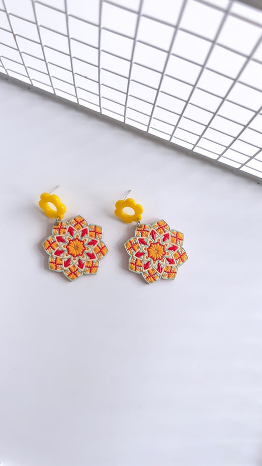 Flower decor earrings